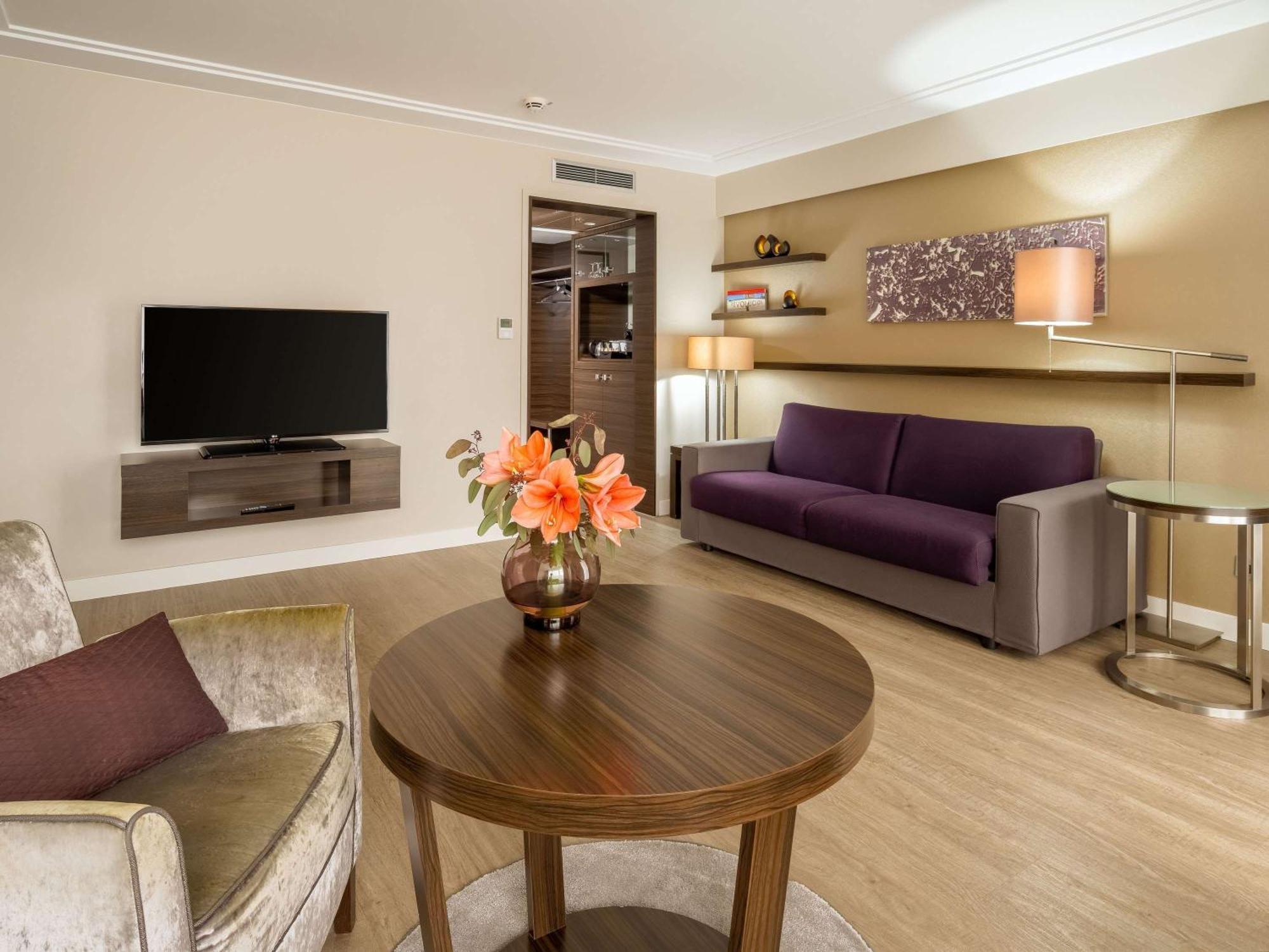 Pullman Hotel 4*